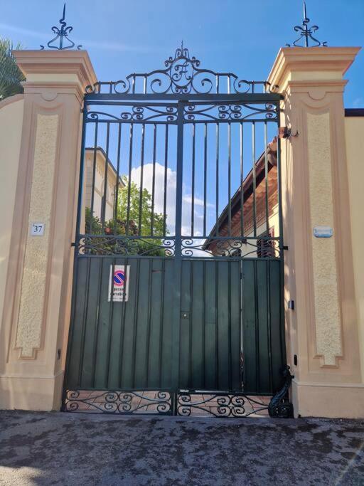 Serra Di Mare Casa Con Giardino Villa Livorno Dış mekan fotoğraf