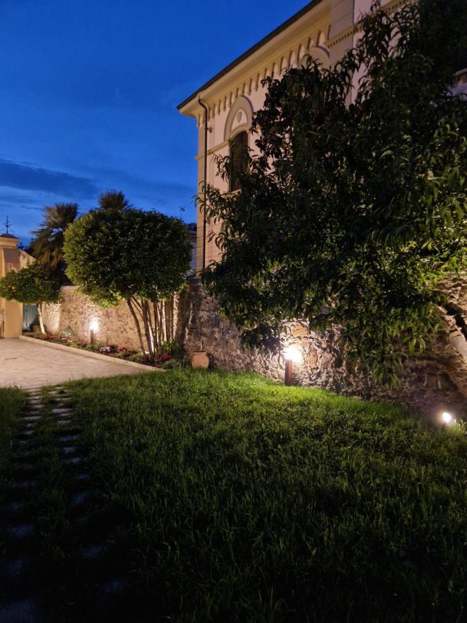 Serra Di Mare Casa Con Giardino Villa Livorno Dış mekan fotoğraf