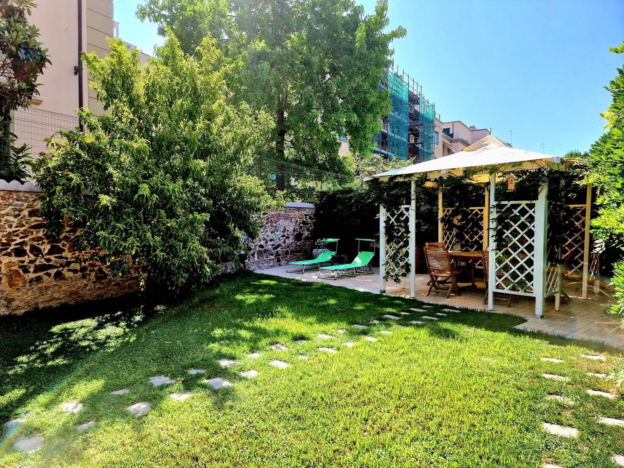 Serra Di Mare Casa Con Giardino Villa Livorno Dış mekan fotoğraf